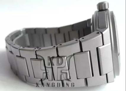 Titanium alloy bracelet